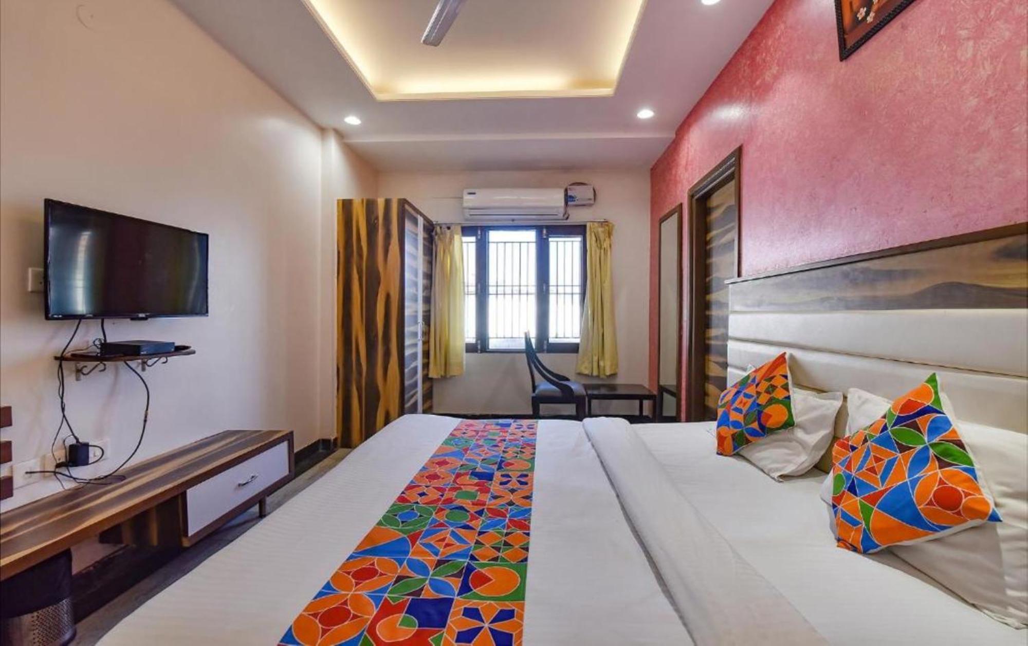 Wind Palace Hotel Jaipur Exterior photo